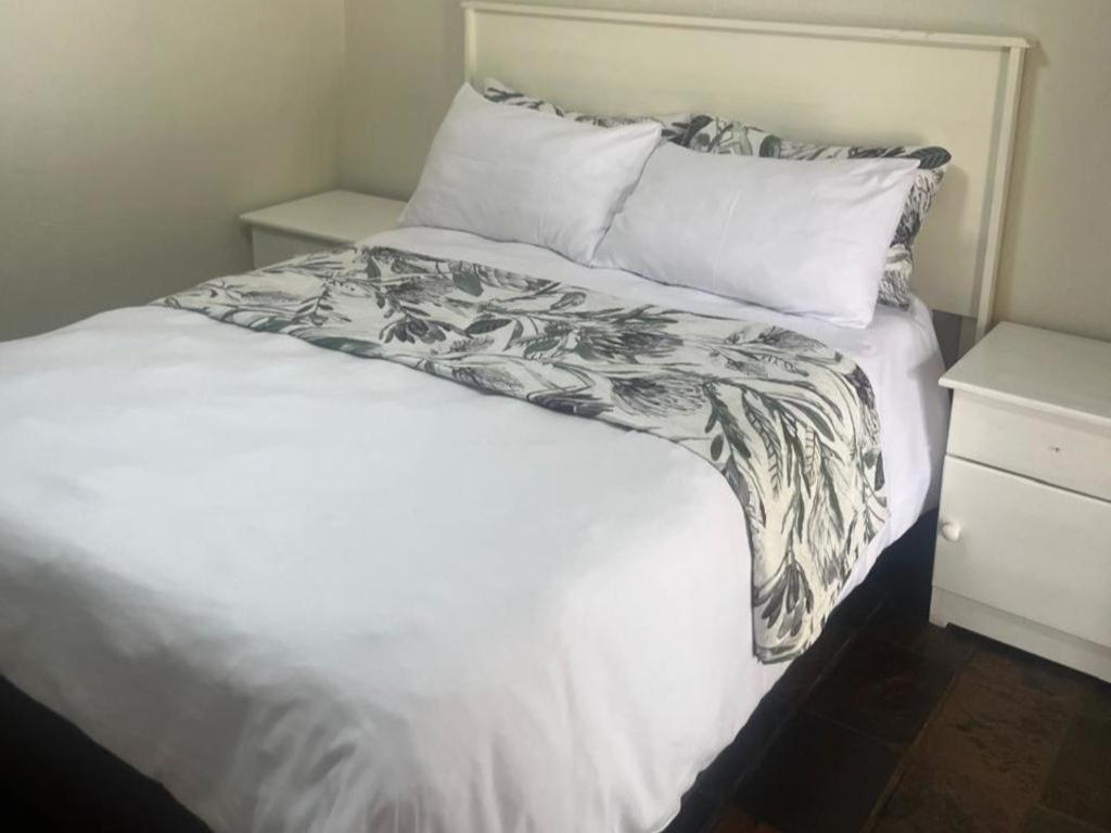 Karee Guesthouse Thabazimbi Habitación foto
